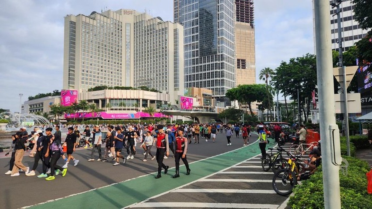 Warga Serbu CFD HI Cari Keringat di Tengah Cuaca Hujan yang Tak Menentu