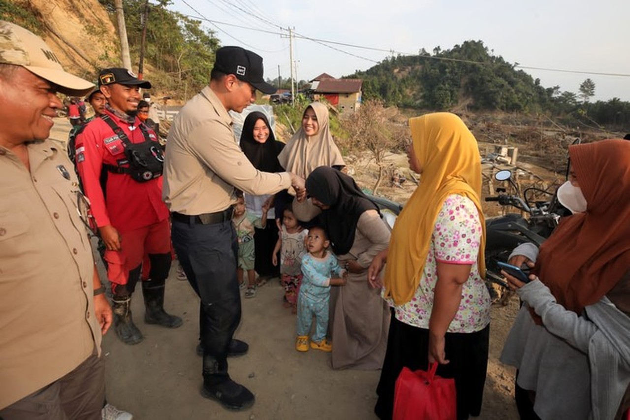 Menko AHY Pantau Pemulihan Infrastruktur Desa Lubuk Sidup Pasca Bencana