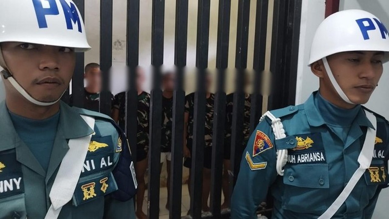 Lima Oknum TNI AL Diduga Keroyok Guru SMK di Talaud, Kini Ditahan Denpom Lima Oknum TNI AL Diduga Keroyok Guru SMK di Talaud, Kini Ditahan Denpom