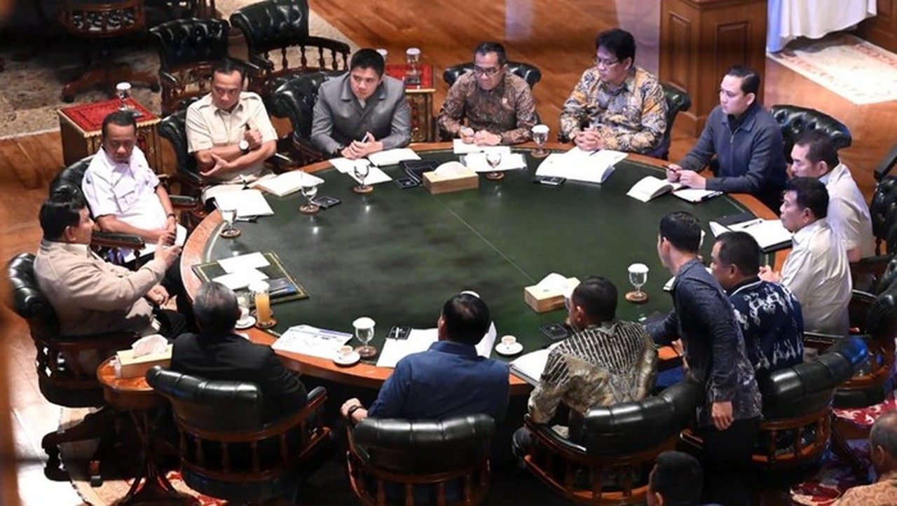 Prabowo Subianto Kumpulkan Menteri di Hambalang, Evaluasi Program Strategis Nasional Prabowo Subianto Kumpulkan Menteri di Hambalang, Evaluasi Program Strategis Nasional
