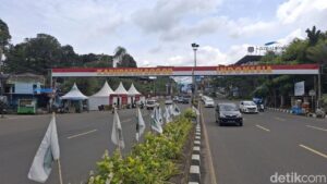 Arus Balik Puncak Bogor Diprediksi Memuncak, One Way ke Jakarta Dimajukan Mulai Pukul 11.00 WIB