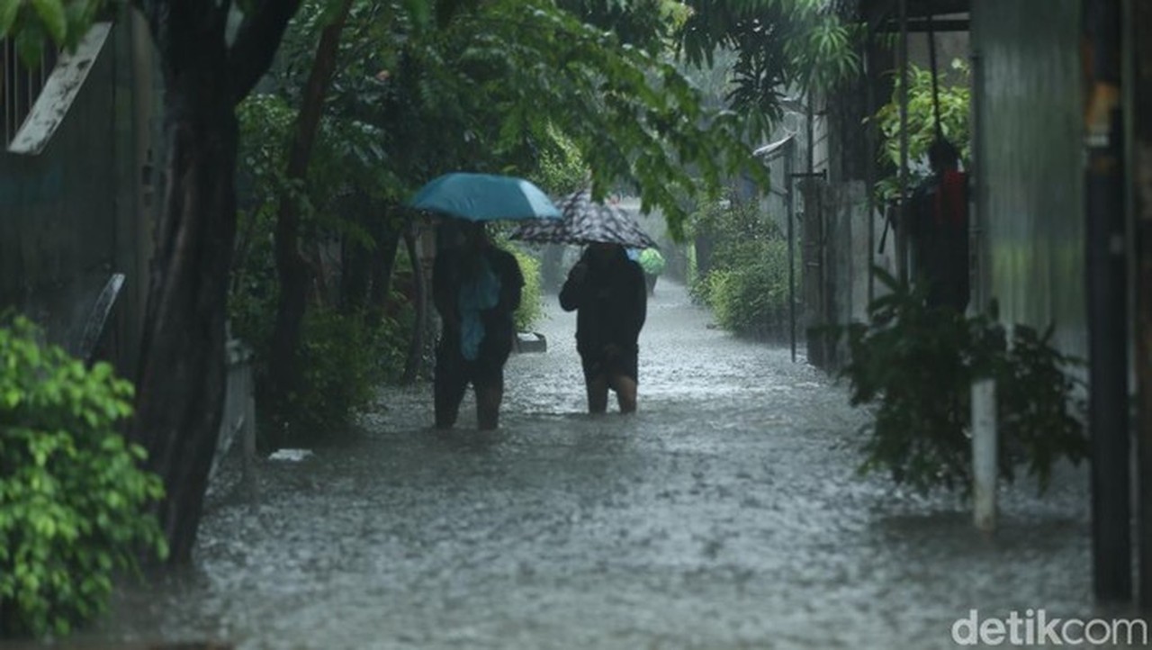 BPBD Bekasi Minta Operasi Modifikasi Cuaca Lanjut Antisipasi Hujan Ekstrem