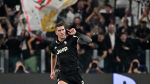 Barcelona Bidik Alvarez dan Vlahovic sebagai Suksesor Robert Lewandowski Musim Panas