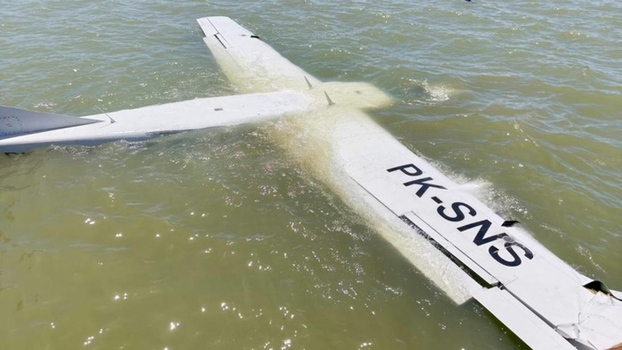 Pesawat Smart Air Jatuh di Pantai Nabire Akibat Gangguan Mesin, Pilot Berupaya RTB