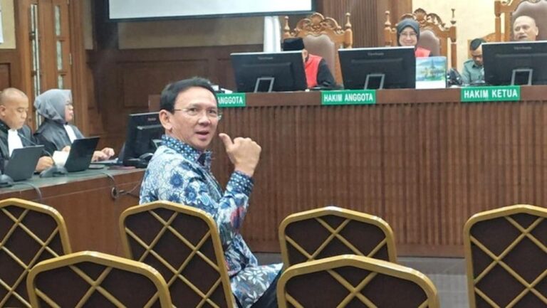 Ahok Ungkap Golf Tempat Negosiasi Murah di Sidang Korupsi Minyak Pertamina