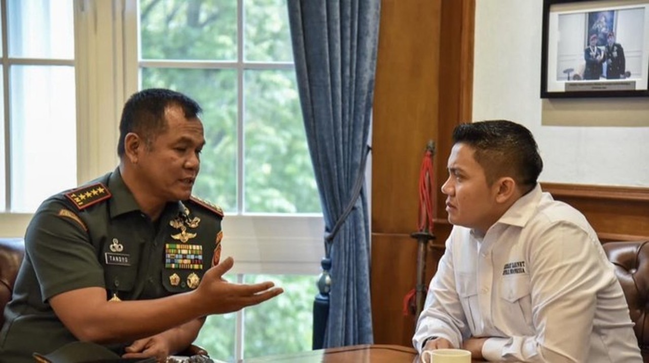 Seskab dan Wakil Panglima TNI Bahas Makan Bergizi Gratis hingga Pemulihan Bencana Sumatera