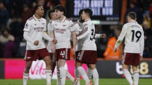 Arsenal Terancam Disalip Man City, Gary Neville Ingatkan Peluang Pep Guardiola