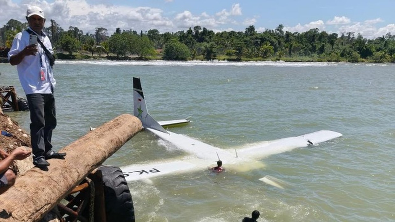 Pesawat Smart Air Jatuh di Pantai Nabire, ELT Aktif Jadi Pemicu Deteksi Basarnas