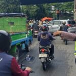 Kemacetan Parah di Cawang Akibat Proyek Galian dan Volume Kendaraan Tinggi