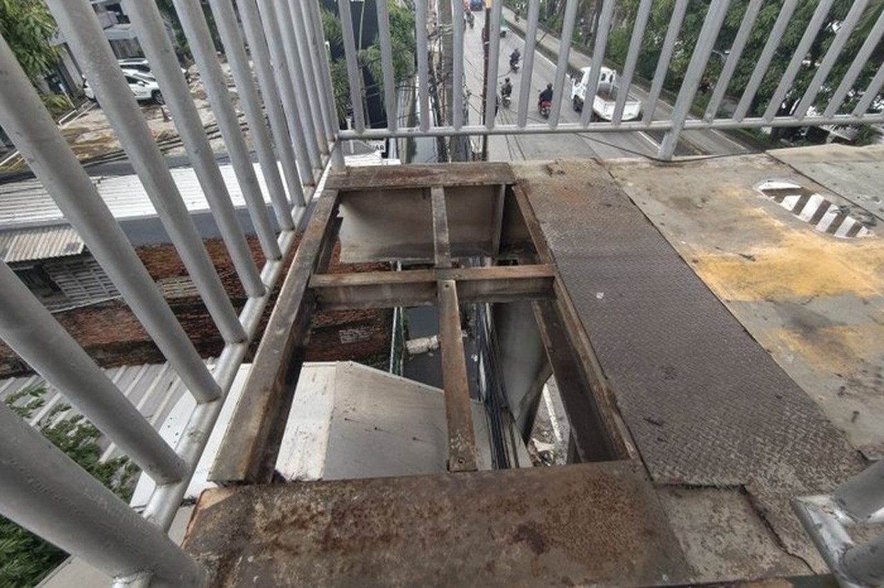 Besi JPO Dicuri Lagi, Ketua DPRD DKI Minta CCTV Aktif dan Material JPO Dievaluasi Besi JPO Dicuri Lagi, Ketua DPRD DKI Minta CCTV Aktif dan Material JPO Dievaluasi