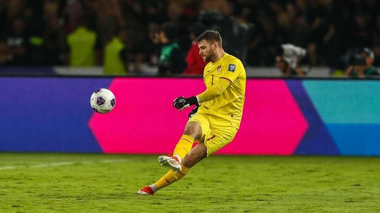 Maarten Paes Berpeluang Langsung Jadi Kiper Utama Ajax Amsterdam Musim Dingin Ini