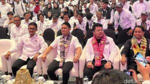 Kaesang Pangarep Tiba di Makassar, Disambut Meriah Tarian Adat Sulsel dalam Pelantikan PSI