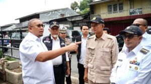 Andre Rosiade dan Menteri PU Tinjau Pasar Koto Baru, Cari Solusi Macet Menahun
