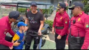Polisi Berhasil Pertemukan Bapak dan Anak yang Terpisah Saat CFD Bundaran HI