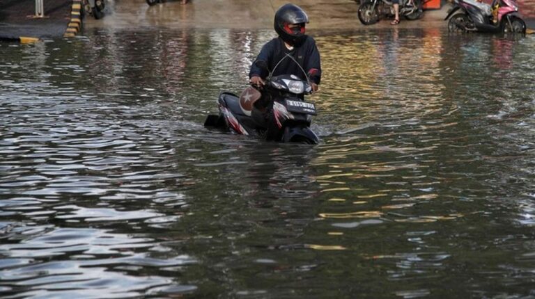 Banjir 150 Cm Rendam 18 RT di Jakarta, BPBD DKI Fokus Penanganan Cepat