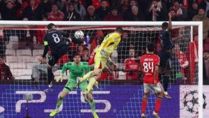 Kiper Anatoliy Trubin Cetak Gol Penentu, Benfica Lolos Dramatis ke Playoff Liga Champions