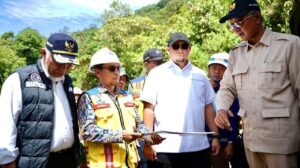 Andre Rosiade Dorong Menteri PU Perkuat Jalur Lembah Anai Jadi Permanen