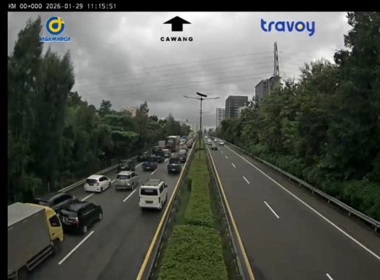 Arus Kendaraan dari Cikampek dan Jagorawi Lumpuhkan Lalu Lintas Cawang