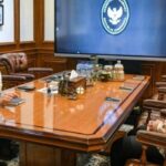 Seskab Teddy dan Wagub Emil Dardak Bahas Infrastruktur Strategis Jawa Timur