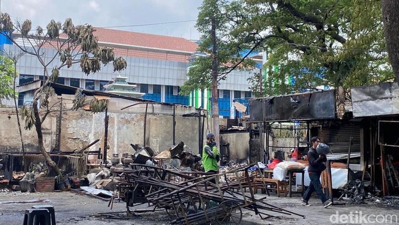 Pelaku Pembakaran Kios di Kalibata Dibekuk Polisi, Pengembangan Tersangka Lain Masih Berlangsung Pelaku Pembakaran Kios di Kalibata Dibekuk Polisi, Pengembangan Tersangka Lain Masih Berlangsung