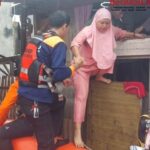 Banjir Bekasi Meluas, Air Capai 1,5 Meter, Warga Terdampak Mulai Dievakuasi