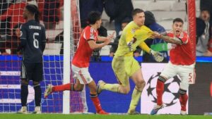 Anatoliy Trubin Cetak Gol di Liga Champions, Menyusul Jejak 4 Kiper Legendaris Lainnya