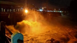 Bendung Katulampa Siaga 3 Akibat Hujan Deras di Puncak Bogor, Warga Diimbau Waspada