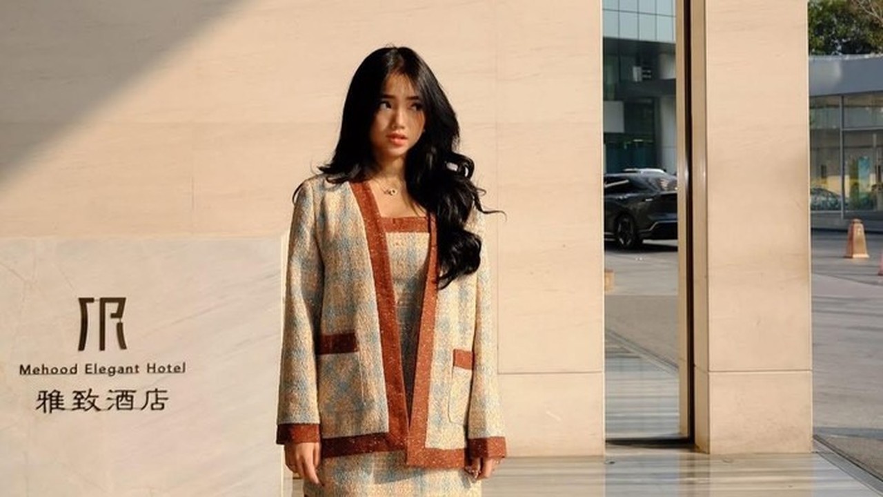 Fuji Kapok Dikhianati Rekan Kerja, Kini Transparan Penuh ke Orang Tua Soal Pekerjaan Fuji Kapok Dikhianati Rekan Kerja, Kini Transparan Penuh ke Orang Tua Soal Pekerjaan