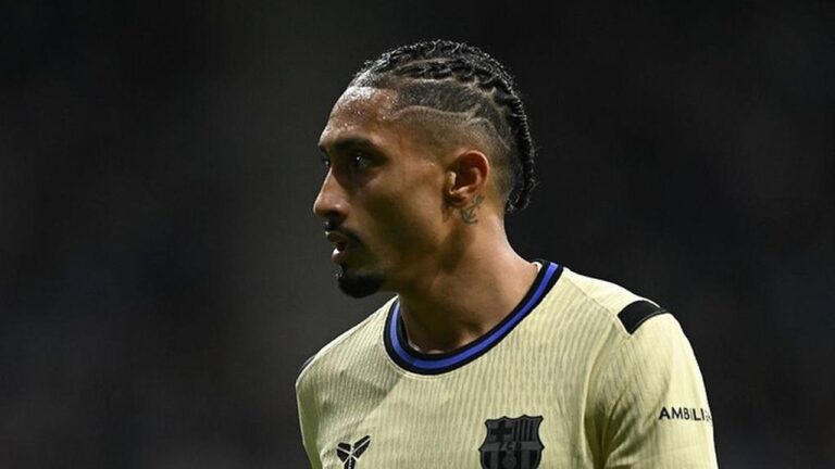 Raphinha Ungkap Kekecewaan Finis Kelima Ballon d’Or 2025, Merasa Pantas Menang Raphinha Ungkap Kekecewaan Finis Kelima Ballon d’Or 2025, Merasa Pantas Menang