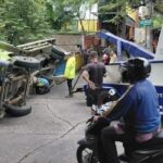 Truk Bermuatan Hebel Terguling di Cimanggis Depok Akibat Tak Kuat Menanjak