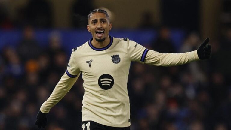 Liverpool dan Manchester United Bersaing Ketat Demi Rekrut Raphinha dari Barcelona Liverpool dan Manchester United Bersaing Ketat Demi Rekrut Raphinha dari Barcelona