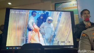 Reza Arap Sigap Evakuasi Jenazah Lula Lahfah, Dampingi Hingga ke RS Fatmawati