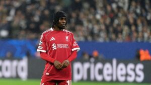 Cedera Frimpong Tak Parah, Slot Pastikan Bek Kanan Liverpool Absen Beberapa Pekan