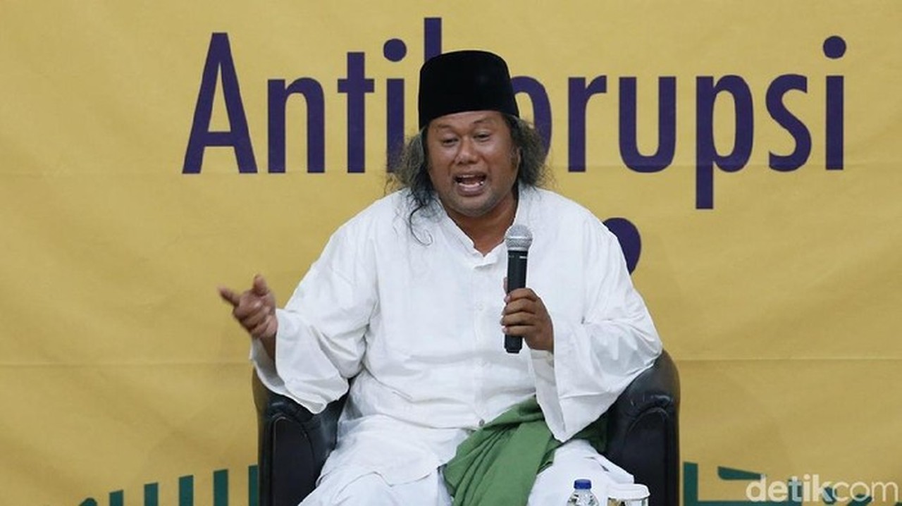 Gus Muwafiq Tegaskan Polri Sebaiknya Langsung di Bawah Komando Presiden RI