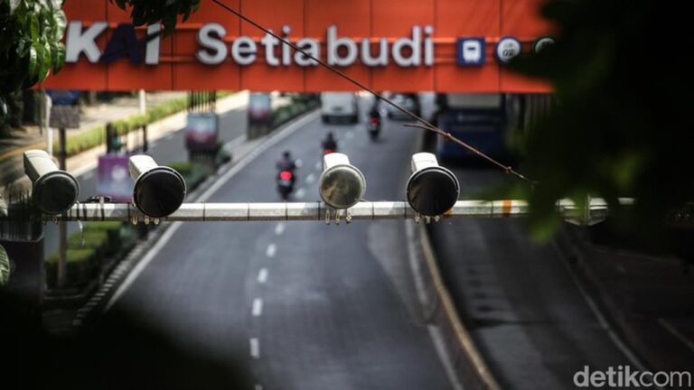 Waspadai Penipuan E-Tilang via SMS/WA, Kenali Modus dan Ciri-cirinya!