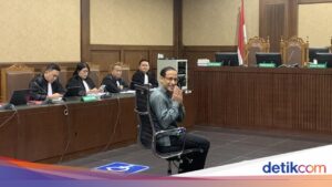 Sidang Perdana Nadiem Makarim Kasus Korupsi Chromebook Dimulai, Ungkap Kondisi Kesehatan