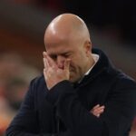 Arne Slot Antisipasi Taktik Bertahan Leeds United di Anfield