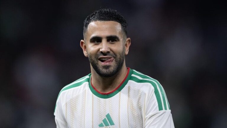 Riyad Mahrez Pamer Kerendahan Hati di Piala Afrika 2025: Main Bola dengan Bocil hingga Bantu Fans di Medsos Riyad Mahrez Pamer Kerendahan Hati di Piala Afrika 2025: Main Bola dengan Bocil hingga Bantu Fans di Medsos