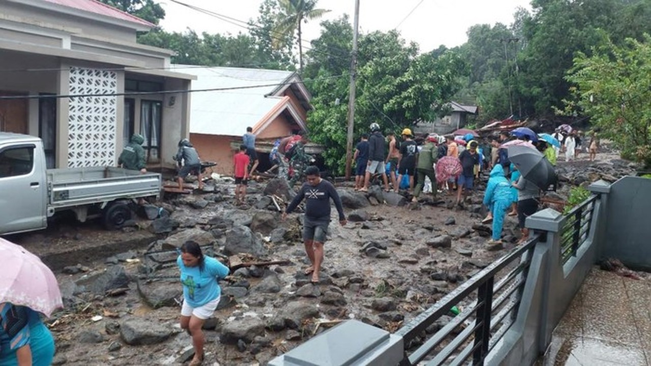Bupati Sitaro Tetapkan Tanggap Darurat Bencana Banjir Bandang, 13 Tewas