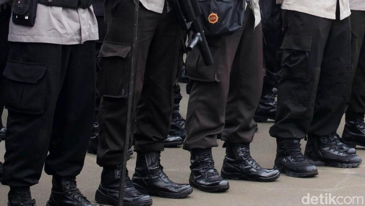 Ribuan Personel Gabungan Siaga Amankan Demo Buruh di Monas Hari Ini Ribuan Personel Gabungan Siaga Amankan Demo Buruh di Monas Hari Ini