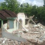 Masjid Al Huda Dibongkar Akibat Janji Donatur Fiktif, Ratusan Warga Terpaksa Shalat di Musala