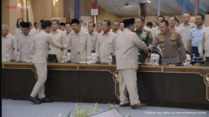 Prabowo Pimpin Retret Kabinet di Hambalang, Menteri Kompak Berbaju Safari Khaki