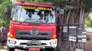 Damkar Jakbar Temui Kendala Warung di Jalur Padat Palmerah Saat Uji Coba Akses