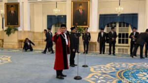 Adies Kadir Resmi Hakim Konstitusi, LHKPN Ungkap Harta Rp 14,3 Miliar