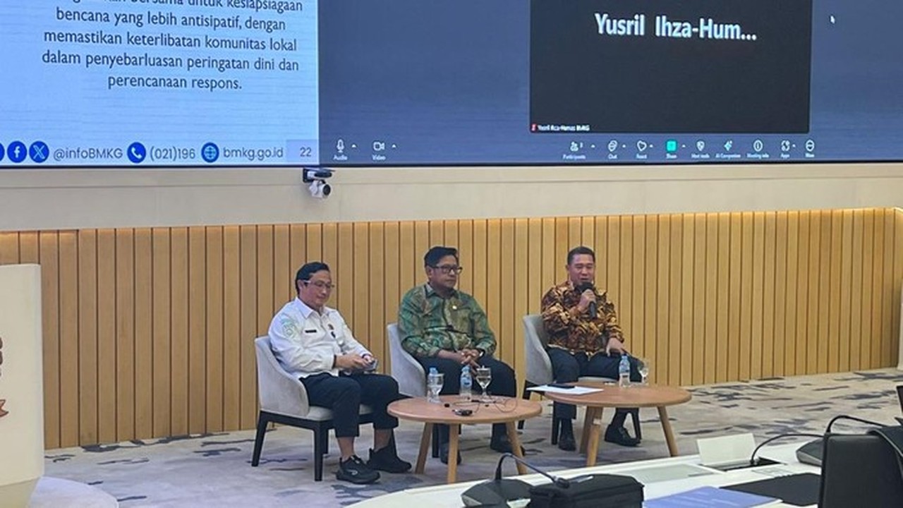 BMKG Peringatkan Potensi Banjir dan Longsor Akibat Hujan Ekstrem 400 Mm Per Hari