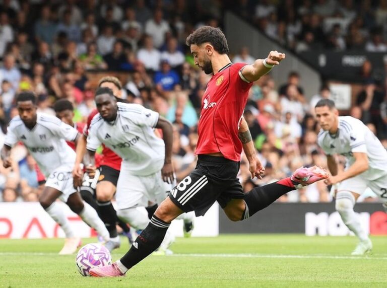 Prediksi Manchester United vs Fulham: Setan Merah Diunggulkan Menang Tipis 2-1 di Old Trafford Prediksi Manchester United vs Fulham: Setan Merah Diunggulkan Menang Tipis 2-1 di Old Trafford