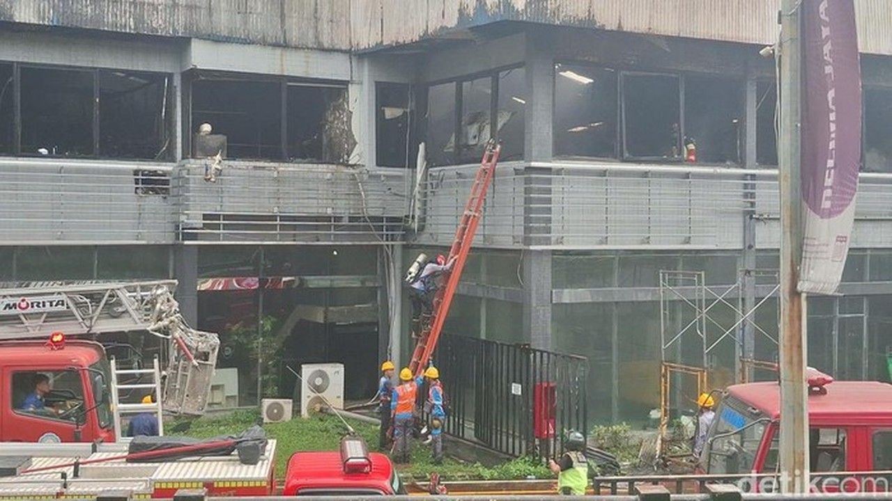 Pabrik Karoseri Delima Jaya di Bogor Terbakar Hebat, Lalin Sholeh Iskandar Macet Parah