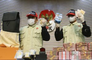 KPK Ungkap Suap Bea Cukai Bikin Barang Ilegal dan KW Lolos ke Indonesia