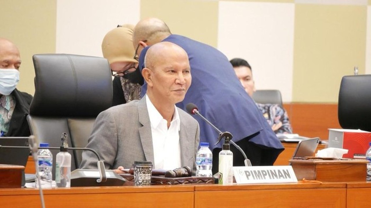 Moody’s Turunkan Outlook RI Jadi Negatif, Ketua Banggar DPR Desak Kepastian Fiskal
