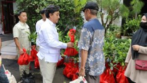 Gerindra Bagikan Ribuan Bibit Pohon Buah di HUT ke-18, Simbol Kepedulian Jangka Panjang